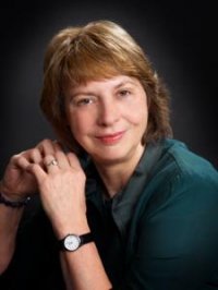 MEMBERS DOWNLOAD – Predictions Week: Anna-Maria Pierce – January 8